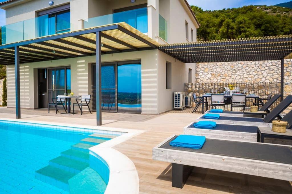 New Villa Blue With Private Pool At Trapezaki Livathos  Bagian luar foto
