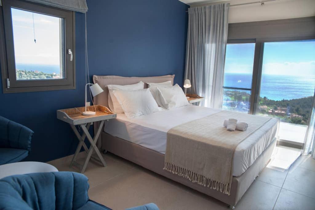 New Villa Blue With Private Pool At Trapezaki Livathos  Bagian luar foto