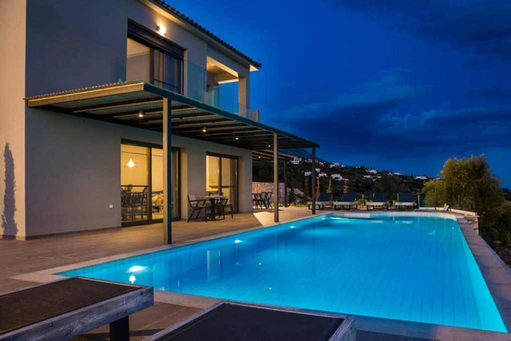 New Villa Blue With Private Pool At Trapezaki Livathos  Bagian luar foto