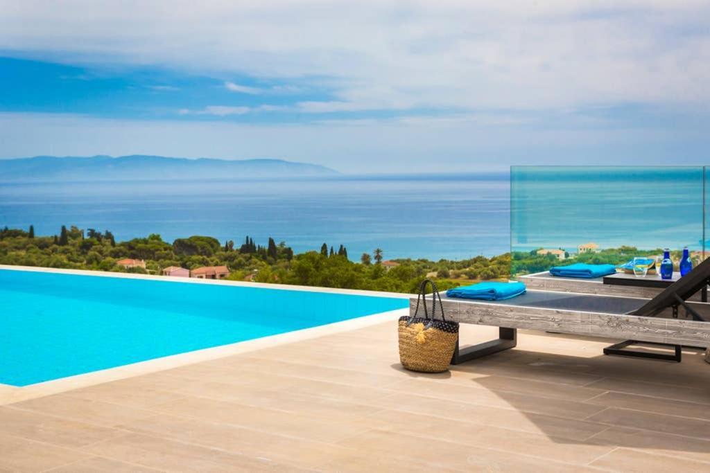 New Villa Blue With Private Pool At Trapezaki Livathos  Bagian luar foto