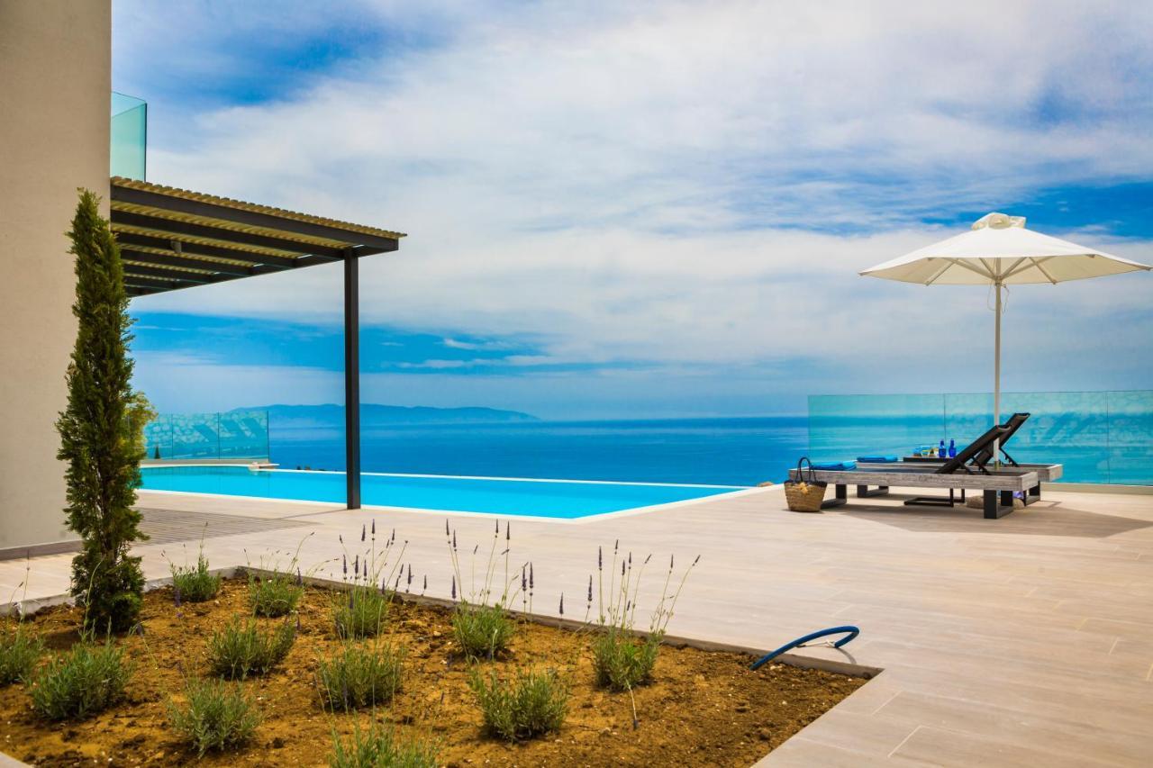 New Villa Blue With Private Pool At Trapezaki Livathos  Bagian luar foto