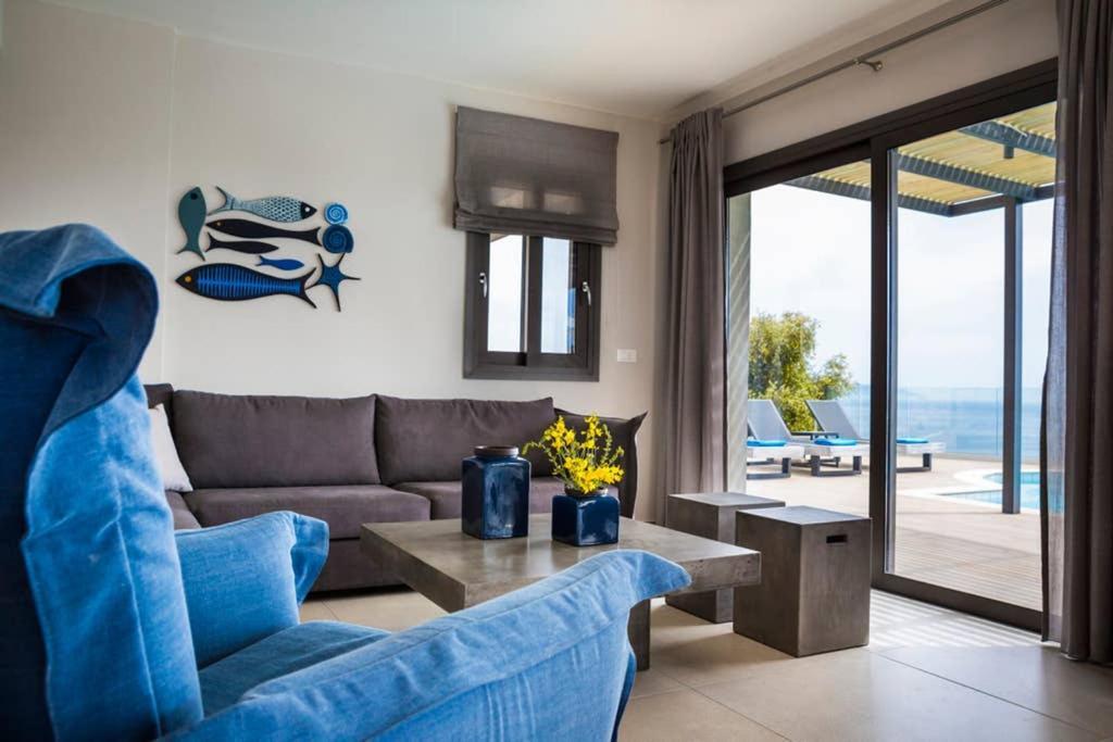 New Villa Blue With Private Pool At Trapezaki Livathos  Bagian luar foto