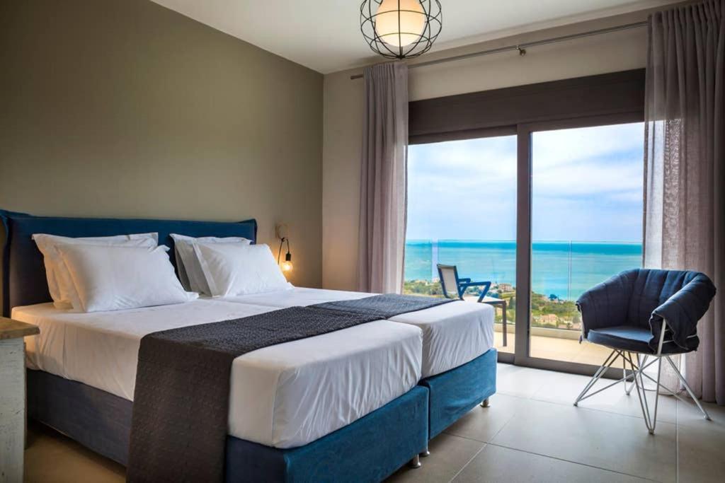 New Villa Blue With Private Pool At Trapezaki Livathos  Bagian luar foto
