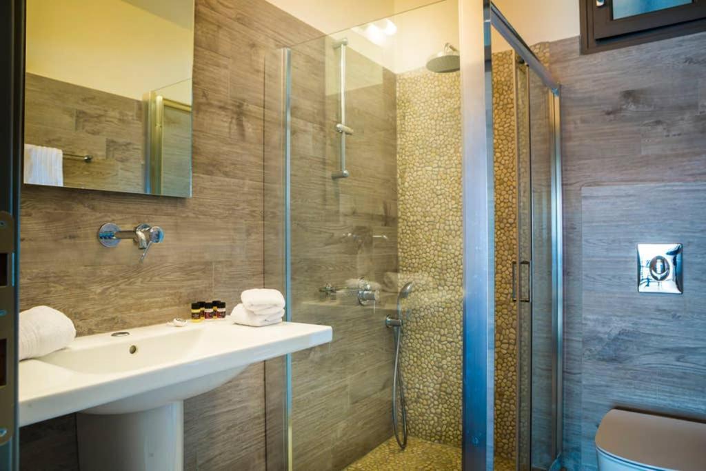 New Villa Blue With Private Pool At Trapezaki Livathos  Bagian luar foto